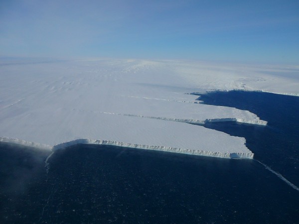 The floating ice tongue of the Pine Island Glacier, Antarctica. Photo: Mike Wolovick (LDEO)
