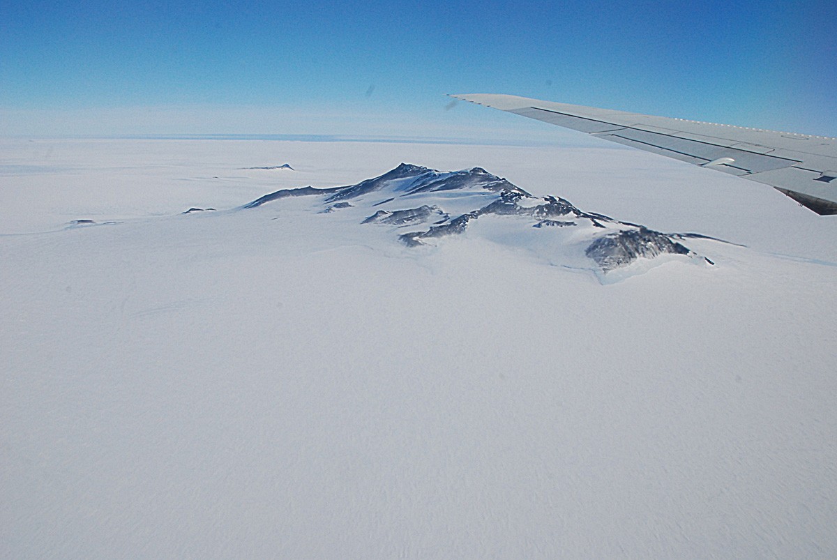 Photo of Hudson Mountains in Pine Island Glacier taken from aircraft. Photo: Nick Frearson