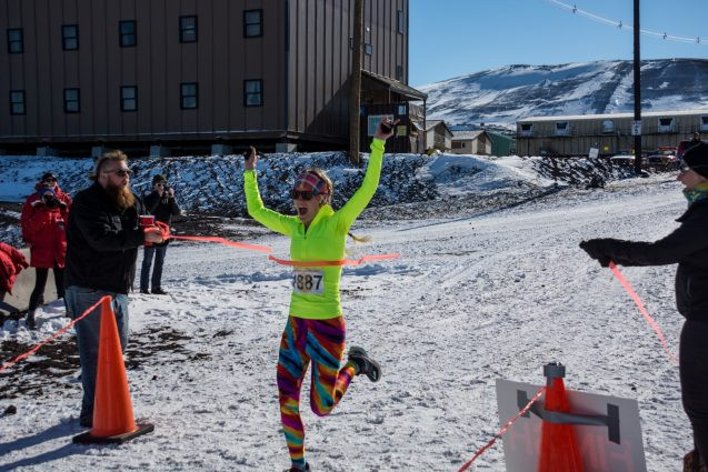 ROSETTA-Ice Team Member, Chloe Gustafson, wins first place in Antarctic 5k race "Turkey Trot". Photo: Mike Lucibella (NSF)
